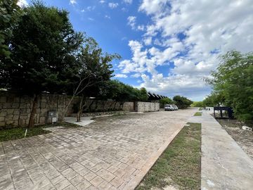 CASA EN VENTA MÉRIDA, PRIVADA RESIDENCIAL EN LA ZONA DE CHOLUL