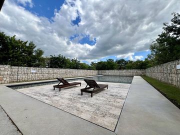 CASA EN VENTA MÉRIDA, PRIVADA RESIDENCIAL EN LA ZONA DE CHOLUL
