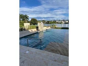 VENDO CASA PARA ESTRENAR EN LAGOS DEL PEÑON GIARADOT CUND.