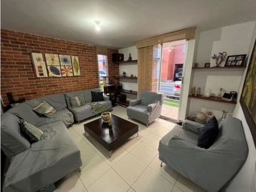 Casa en conjunto cerrado sector Av 19 Norte