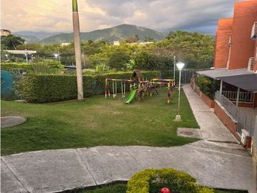 Casa en conjunto cerrado sector Av 19 Norte