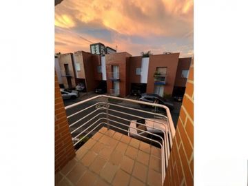 Casa en conjunto cerrado sector Av 19 Norte