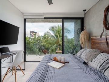 PENTHOUSE PANORÁMICO CON TERRAZA Y PISCINA PRIVADOS