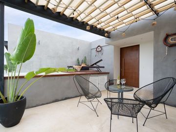 PENTHOUSE PANORÁMICO CON TERRAZA Y PISCINA PRIVADOS