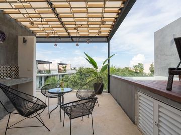 PENTHOUSE PANORÁMICO CON TERRAZA Y PISCINA PRIVADOS