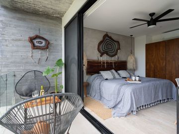 PENTHOUSE PANORÁMICO CON TERRAZA Y PISCINA PRIVADOS