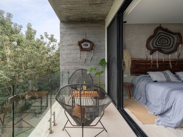 PENTHOUSE PANORÁMICO CON TERRAZA Y PISCINA PRIVADOS