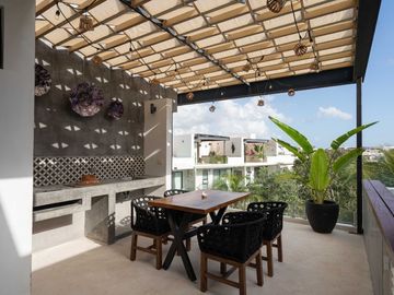 PENTHOUSE PANORÁMICO CON TERRAZA Y PISCINA PRIVADOS