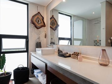 PENTHOUSE PANORÁMICO CON TERRAZA Y PISCINA PRIVADOS