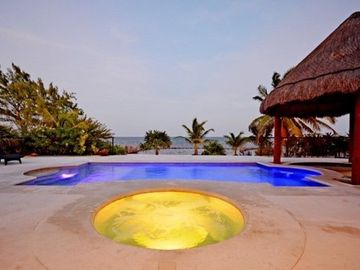 PACÍFICA Y LUJOSA VILLA DE TRES RECÁMARAS FRENTE AL MAR
