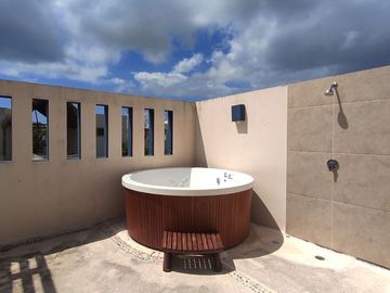 DEPARTAMENTO ÚNICO DE DOS HABITACIONES CON TERRAZA Y JACUZZI PRIVADOS