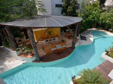 DEPARTAMENTO ÚNICO DE DOS HABITACIONES CON TERRAZA Y JACUZZI PRIVADOS