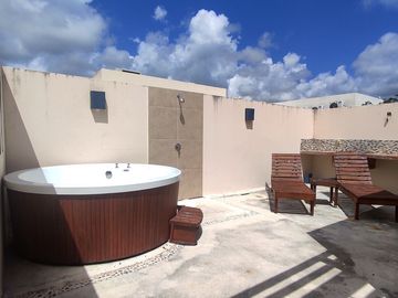 DEPARTAMENTO ÚNICO DE DOS HABITACIONES CON TERRAZA Y JACUZZI PRIVADOS