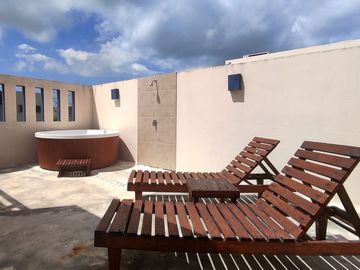 DEPARTAMENTO ÚNICO DE DOS HABITACIONES CON TERRAZA Y JACUZZI PRIVADOS