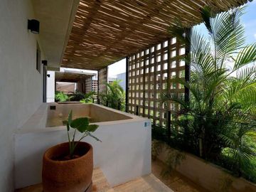 3 RECÁMARAS CON TERRAZA Y ALBERCA PRIVADA