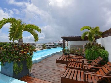 UNA RECÁMARA EN EL CARIBE A UNOS PASOS DEL MAR