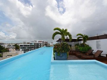UNA RECÁMARA EN EL CARIBE A UNOS PASOS DEL MAR