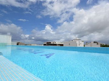 UNA RECÁMARA EN EL CARIBE A UNOS PASOS DEL MAR