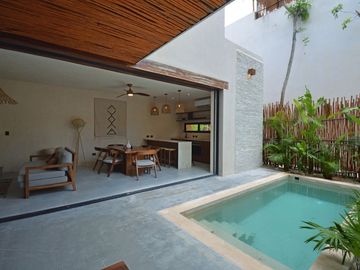 VILLA REFUGIO NATURAL EN TULUM, ESTILO MODERNO DE TRES NIVELES