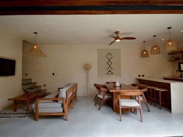 VILLA REFUGIO NATURAL EN TULUM, ESTILO MODERNO DE TRES NIVELES