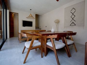 VILLA REFUGIO NATURAL EN TULUM, ESTILO MODERNO DE TRES NIVELES