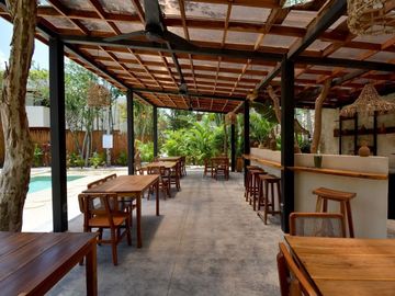 VILLA REFUGIO NATURAL EN TULUM, ESTILO MODERNO DE TRES NIVELES