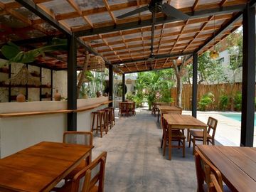 VILLA REFUGIO NATURAL EN TULUM, ESTILO MODERNO DE TRES NIVELES