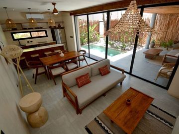 VILLA REFUGIO NATURAL EN TULUM, ESTILO MODERNO DE TRES NIVELES