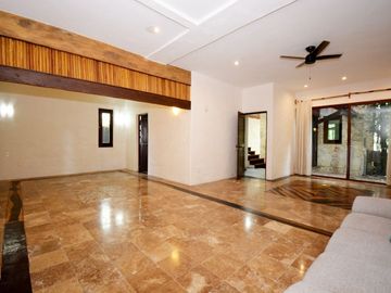 CASA DEL ÁRBOL
