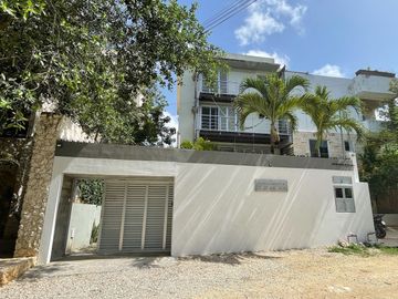 EDIFICIO DE 6 DEPARTAMENTOS NOVE