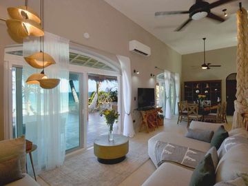 VILLA AQUA FRENTE AL MAR