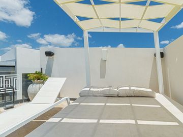 SUNRISE IT BEACHFRONT CONDO