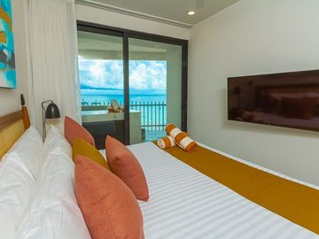 SUNRISE IT BEACHFRONT CONDO