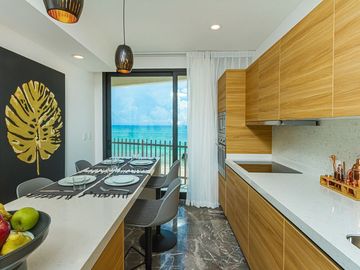 SUNRISE IT BEACHFRONT CONDO
