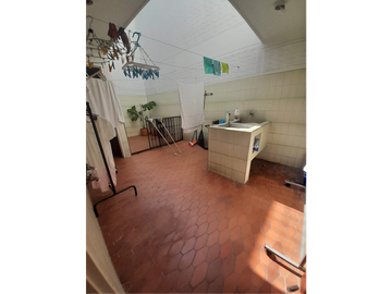 HERMOSA CASA ESQUINERA A LA VENTA EN LA FLORA CALI