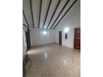 HERMOSA CASA ESQUINERA A LA VENTA EN LA FLORA CALI