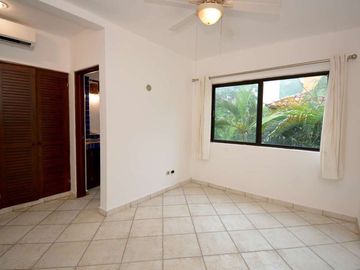 CAUTIVADOR DEPARTAMENTO ESTILO MEXICANO EN EL CORAZÓN DE PLAYA DEL CARMEN