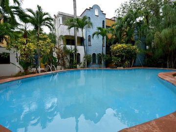 CAUTIVADOR DEPARTAMENTO ESTILO MEXICANO EN EL CORAZÓN DE PLAYA DEL CARMEN