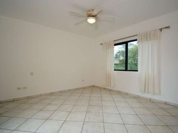 CAUTIVADOR DEPARTAMENTO ESTILO MEXICANO EN EL CORAZÓN DE PLAYA DEL CARMEN