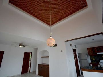 CAUTIVADOR DEPARTAMENTO ESTILO MEXICANO EN EL CORAZÓN DE PLAYA DEL CARMEN