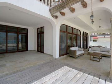 VILLA CANTERA FRENTE AL MAR EN PLAYA PARAISO