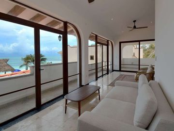 VILLA CANTERA FRENTE AL MAR EN PLAYA PARAISO