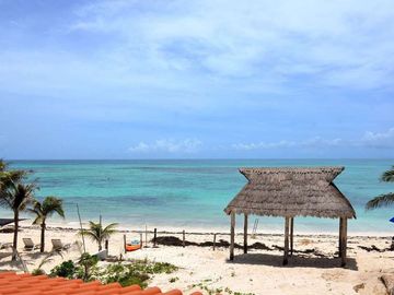 VILLA CANTERA FRENTE AL MAR EN PLAYA PARAISO