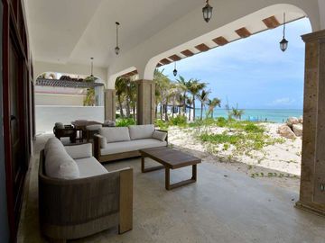 VILLA CANTERA FRENTE AL MAR EN PLAYA PARAISO
