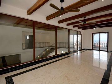 VILLA CANTERA FRENTE AL MAR EN PLAYA PARAISO