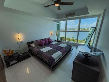 DEPARTAMENTO FRENTE AL MAR CON LAS MEJORES VISTAS HACIA EL MAR Y LA LAGUNA