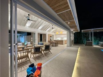 CASA EN VENTA EN LAGOS DEL PEÑON, GIRARDOT