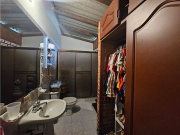 Venta casa independiente en Prados del Norte