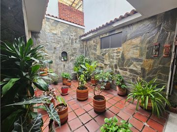 Venta casa independiente en Prados del Norte