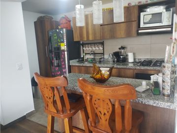 VENDO APTO 80 M2 PUERTA DEL SOL - MOSQUERA | 551 |